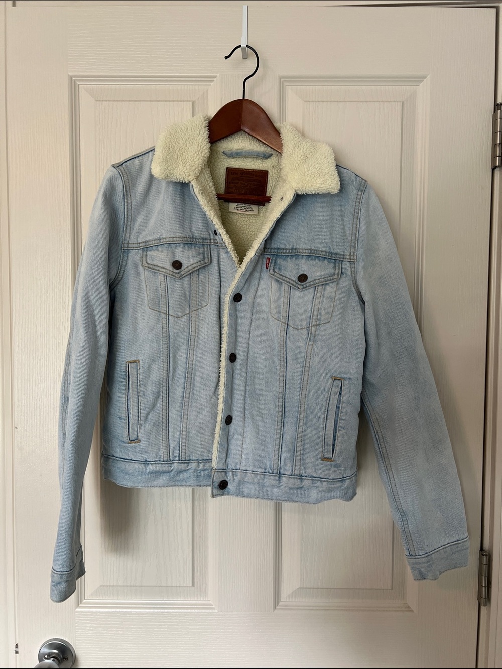Levi's Light Wash Denim Sherpa Jacket in Cream-Lined Collar